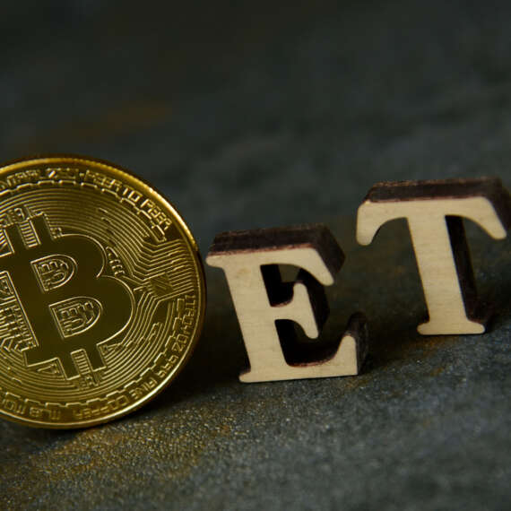 Bitcoin ETF’lerine 643 Milyon Dolar Aktı: Ocak Ayından Bu Yana En Güçlü Giriş