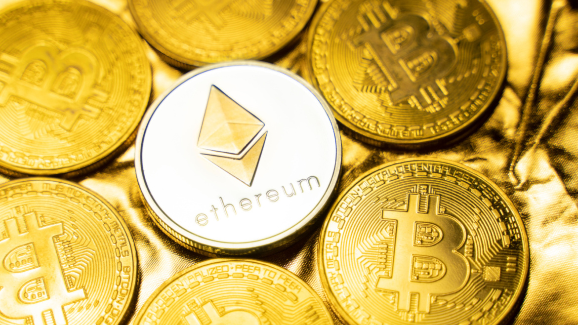 Orta Doğu’da Savaş Riski: Altın Düşerken Bitcoin 62 Bin Doların Üzerinde Direniyor