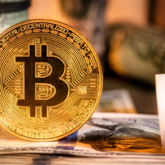 Bitcoin ve Altcoinler Ne Durumda: Piyasalara Genel Bakış (15 Nisan)