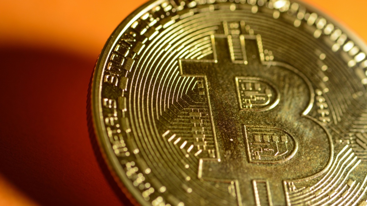Bitcoin Sert Düşüşün Ardından 83 Bin Doları Aştı: Şimdi Gözler Kritik Veride!