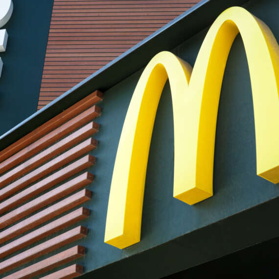 McDonald’s İsviçre’nin Lugano Şehrinde Bitcoin (BTC) Ödemelerini Kabul Ediyor