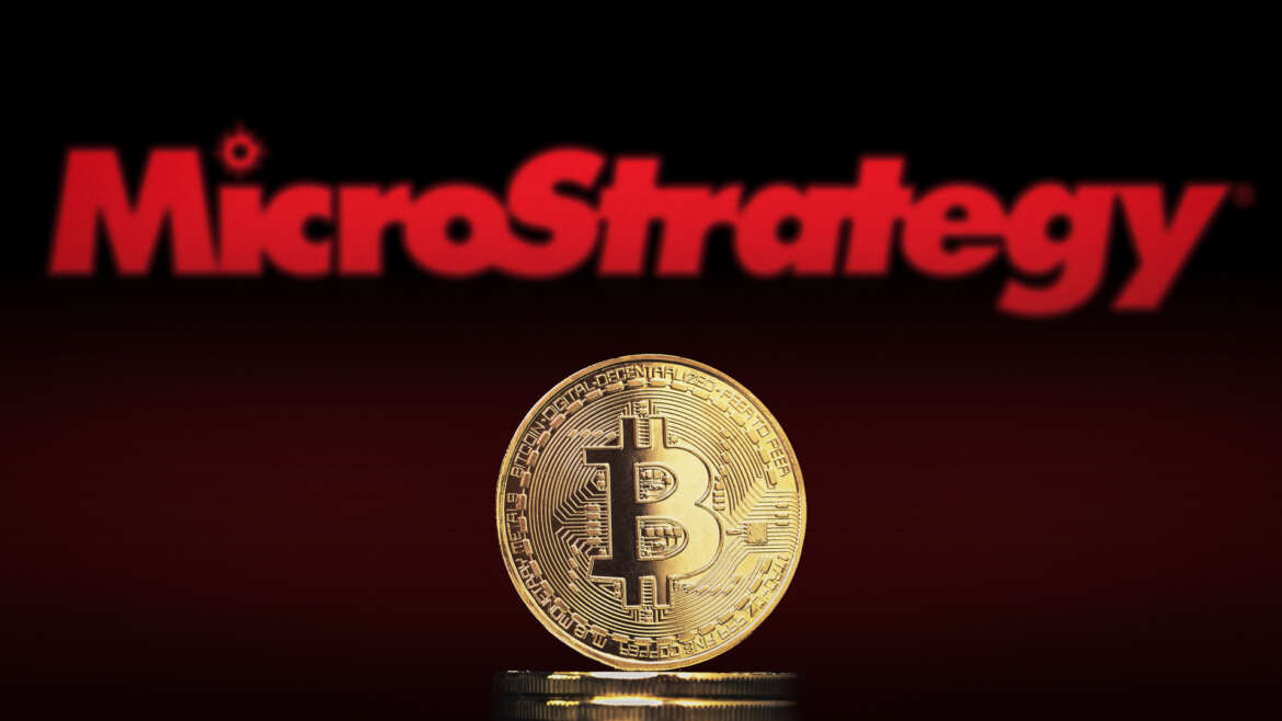 MicroStrategy Neden Bitcoin Sattı: 216 Milyon Dolarlık BTC’nin Perde Arkası