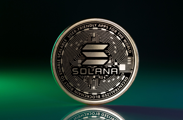 Bu Altcoin’i Biriktiren Şirket Hepsini Sattı: Büyük Ortağı İnceleme İstiyor!